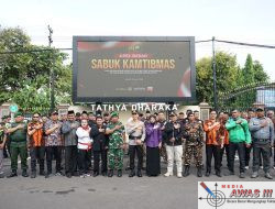 Wali Kota Kediri Vinanda Prameswati menandatangani Ikrar Sabuk Kamtibmas