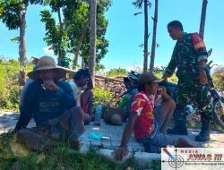 Babinsa Pademawu Laksanakan Kegiatan Komsos Bersama Masyarakat Desa Prekbun