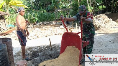 Babinsa Larangan Dampingi Proses Rehab RTLH