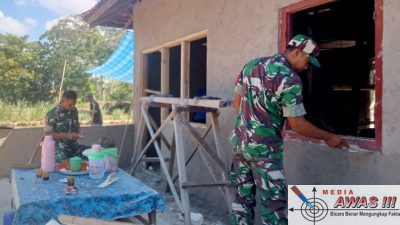 Babinsa Larangan Laksanakan Kegiatan Gotong Royong Bantu Pembangunan RTLH