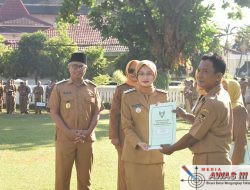 Walikota Kediri Serahkan SK Kenaikan PNS