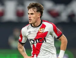 Transfer Chelsea Tertunda, Rayo Vallecano Tetap Pertahankan Harga Pep Chavarria Rp 660 Miliar
