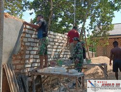 Babinsa Pegantenan Bantu Warga Bangun RTLH