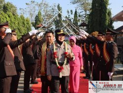 Disambut Tradisi Pedang Pora, AKBP Raswidiati Anggraini, S.I.K. Resmi Jabat Kapolres Lampung Utara