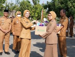Walikota Kediri Serahkan Mesin Cetak dan Keping KTP elektronik (KTP-el) dan Kartu Identitas Anak (KIA)