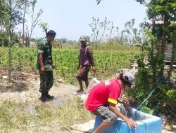 Babinsa Tlanakan Turun Tangan, Pemasangan Pipa Air Bor Warga Dikawal